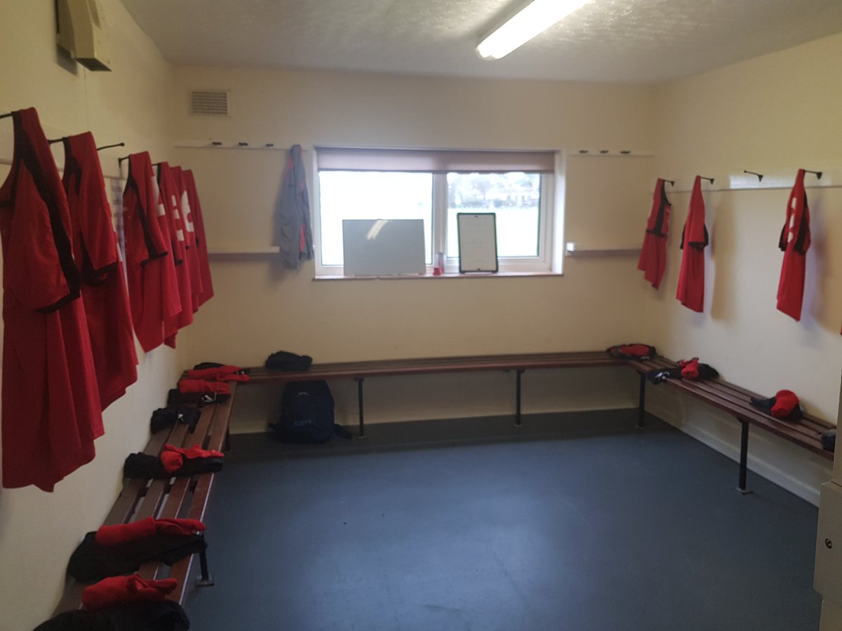 ReservesSports's tweet photo. Back at King Edward George and the Ressies are eager for 3 points today to continue their title fight. Strong team out today #costessey #3points #csnleague https://t.co/4mJjFol5BZ