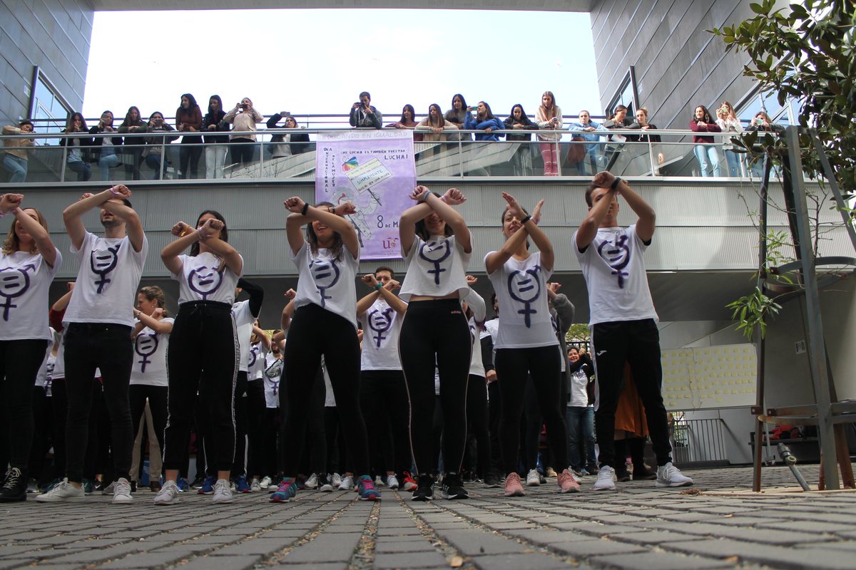solucionerestu's tweet photo. Ayer realizamos la performance con el motivo del 8M. Pronto publicaremos el vídeo pero, de momento, aquí dejamos algunas fotos. 
#lasolucionerestu https://t.co/VTKl7TpJk0