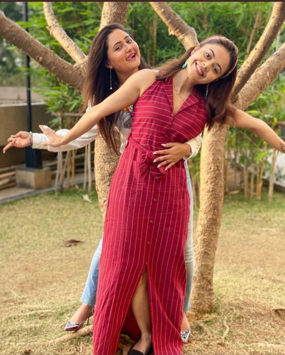 fansRashmidesai's tweet photo. OMG.... 
#Devoshmi
#RashmiDesai https://t.co/DKnyCNdL5p