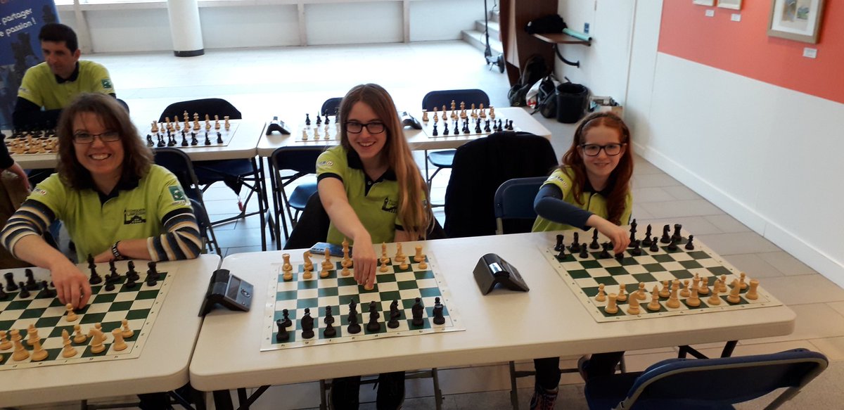 LecLimousin's tweet photo. Le LEC Echiquier Limousin continue sa semaine des échecs au féminin ! Les joueuses vous attendent à la BFM Centre-ville de Limoges pour une partie amicale ! https://t.co/oiv9P4wgjy