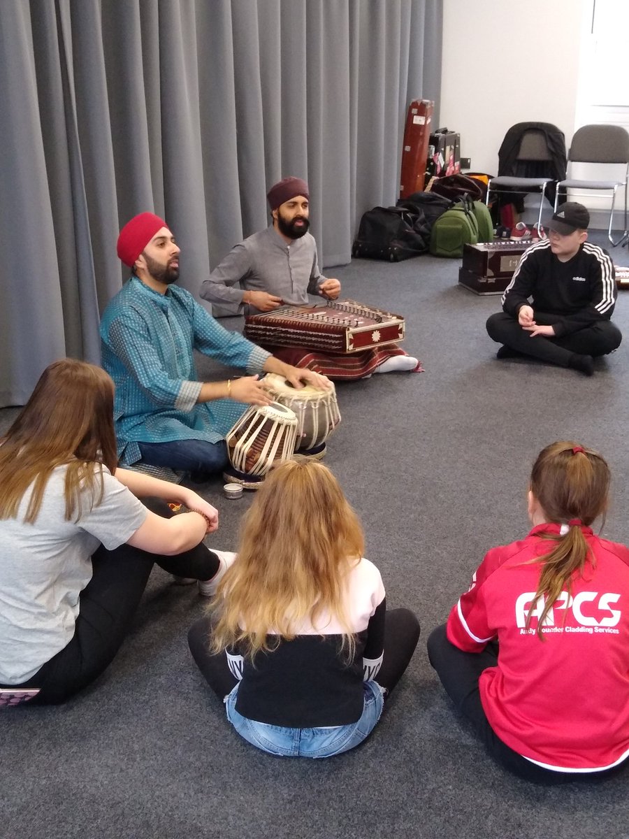 inspiremusnotts's tweet photo. Today our Furthering Talent students are learning about tabla rhythmic patterns with @kavirajsingh_ @AwardsAYM
#BeestonLibrary @NottsLibraries https://t.co/ZPm3H4h6lF