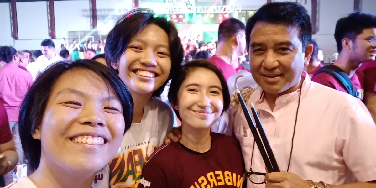 justjustene's tweet photo. So last night we wanted to say hi to chancy &amp; offer him a tour of chk (to show him our drum room tbh) but other varsities were asking for a pic and giving him shirts so we got shy like "hala ano gagawin natin" SO we gave him our drumsticks instead (az a pep drummer) 🥁❤️💚 ++ https://t.co/opESJLTNaj