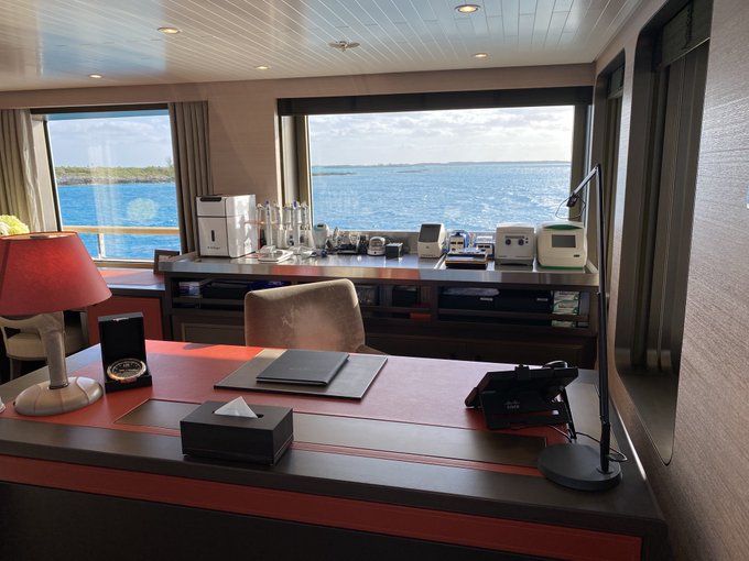 View image on Twitter