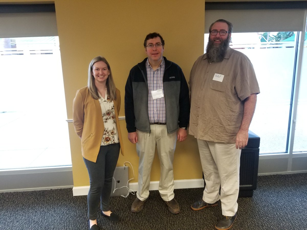 SRFCFA's tweet photo. .@JSloanK, William Blymire MD & @socialworksage from @UBuffalo present of "#Interdisiplanary Collaborative Models in a #StudentRunFreeClinic"
#SRFCFA2020 | @SRFCFA #SSRFC2020 #IPE https://t.co/SMbfVmbNcI