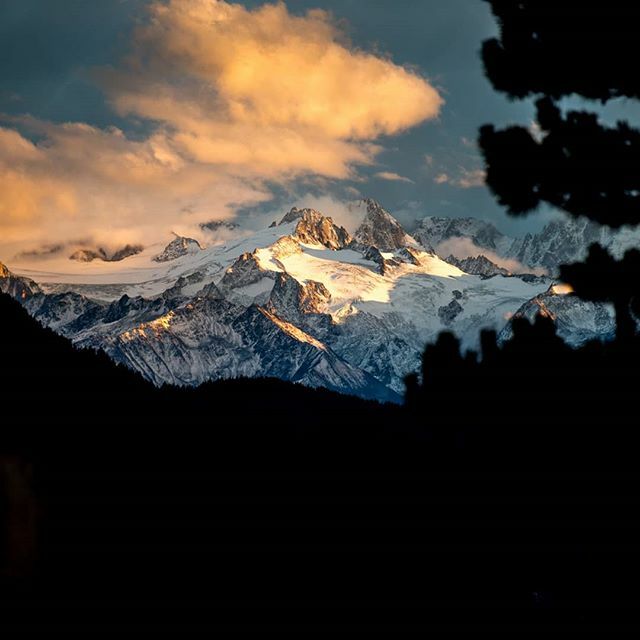 The greatness of a mountain comes neither from its height nor from its massive mass; but his greatness comes from the calm of his stance against the harsh conditions of life!⁣
⁣
Mehmet Murat ildan⁣
⁣
#photooftheday #mountains #switzerland⁣ #quotes ift.tt/2TwGMoQ