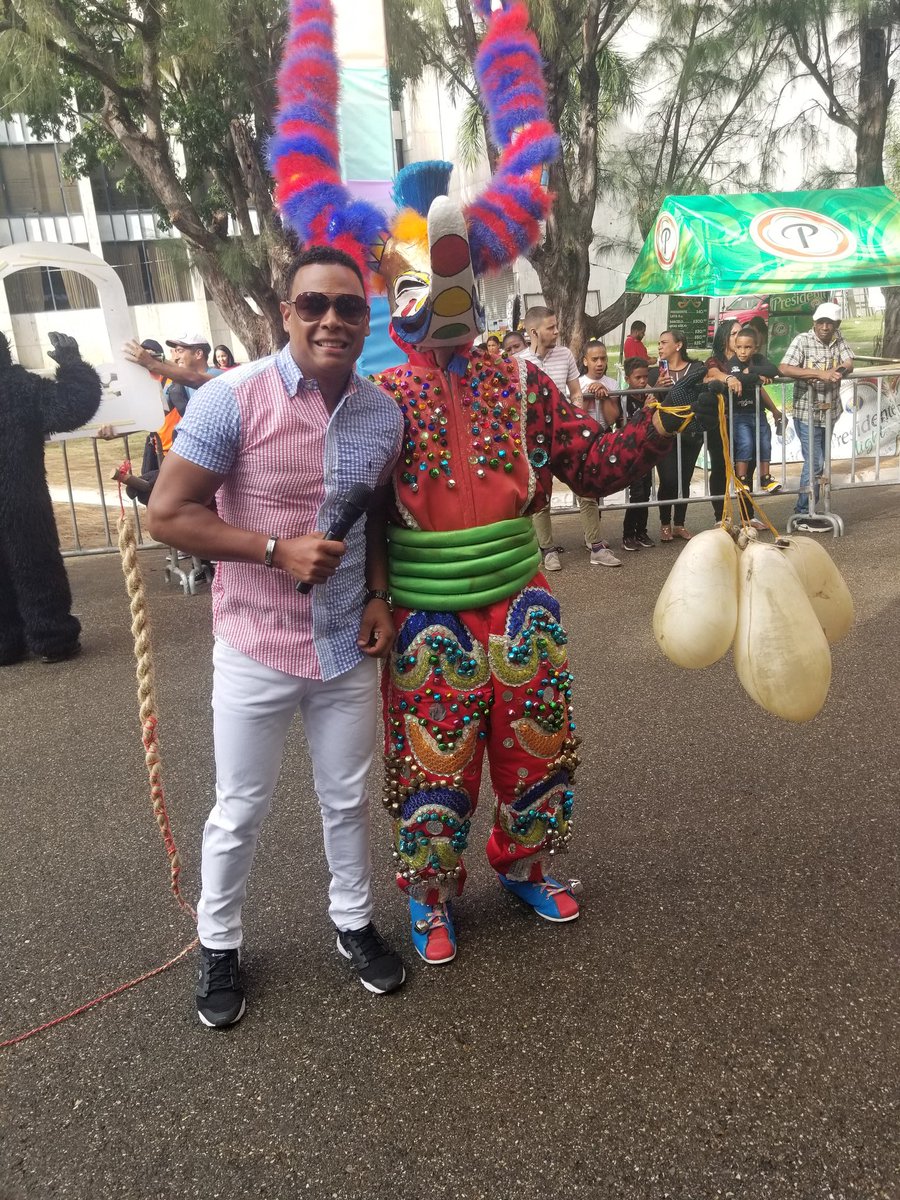 AlexanderMB04's tweet photo. Hoy la ciudad de Santiago cierra su popular carnaval desde las 2pm en el área del teatro del cibao. #pasionporrd #turismointernoenrd https://t.co/kiNt8Uwrr4