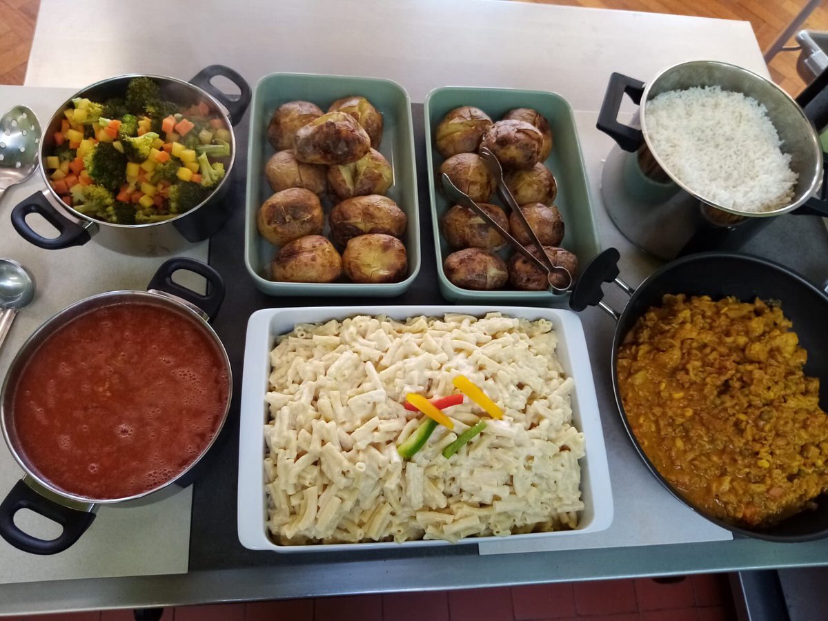 WelshSue's tweet photo. New counter display ⁦@bishop_ce⁩ looks great 👍⁦@mellorscatering⁩ ⁦@MakinNorma⁩ https://t.co/WjsNyuSGSK