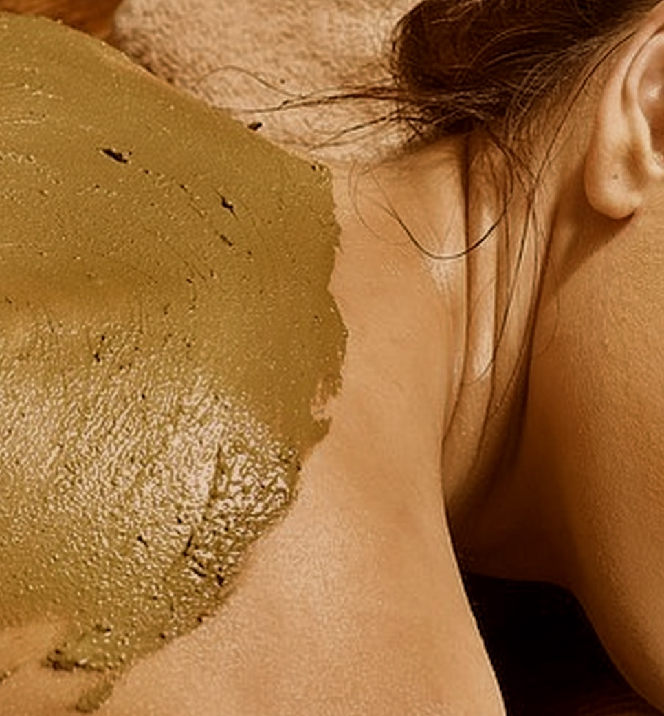 BodyByBrooklyn's tweet photo. Fall in love with our Sedona Mud Wrap, a luxurious 60-minute body treatment that uses active mud to detoxify and replenish the skin. The best part? It's 20% OFF all this month. Check out all our March specials here! https://t.co/3DFu9d76YK https://t.co/v6M9Sp7wFD