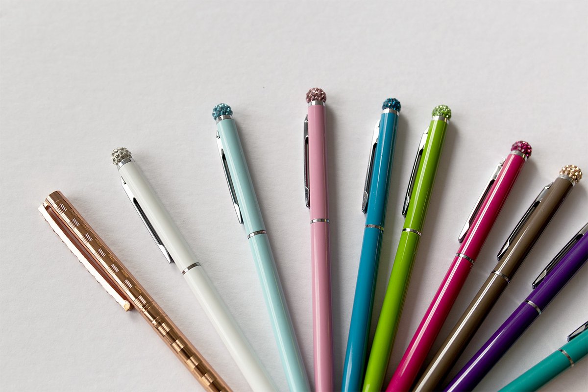 ByDesignDesign's tweet image. Write in style 🌈

#designdesign #acolorstory #thatsdarling #flashesofdelight #lovelysquares #stationerygoods #greetingcard #dailydoseofpaper #abmiscolorful #snailmail #sendmoremail #partygoods #stationery #colorfulpens