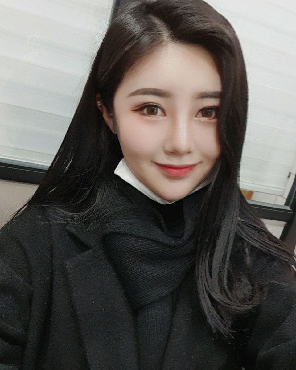 200307 | <a href="/geegu_official/">지구(GeeGu)</a> Instagram güncellemesi 

[#Juju]
"Selam Gravity! Herkese iyi hafta sonları dilerim~!!
Bugün de herkes maske takıyor değil mi??!
Dikkatli olmalıyız! 😷😥
Lütfen bana evde yapılabilecek basit bir hobi önerin💋❤❤"