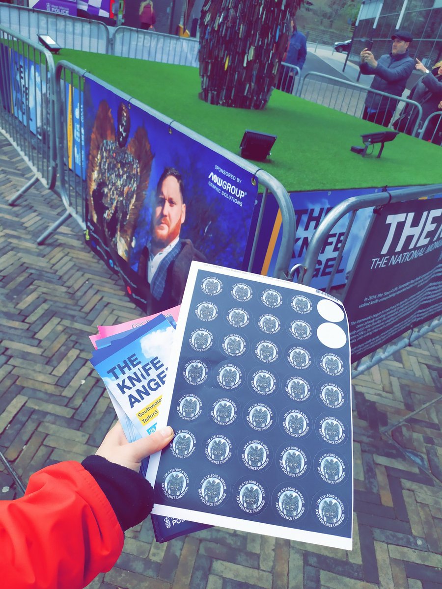 abby_cappleman's tweet photo. I've been busy talking about the Knife Angel to lots of members of the public this morning, as well as handing out leaflets and stickers to younger visitors (and a Guide Dog!). 

#TelfordKnifeAngel #CallingTimeonKnifeCrime #SavealifesurrenderaKnife #Volunteer https://t.co/eksc1LZiYE