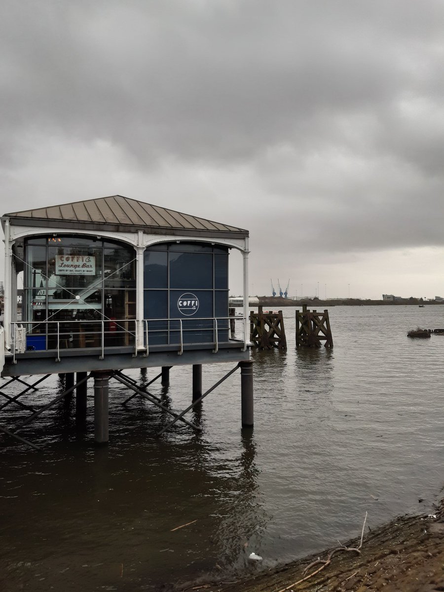 RussGascoigne1's tweet image. Thoroughly enjoyable stroll down to Cardiff Bay this morning. Even better to be meeting some writer mates at the end of it #Cardiff #Coffi