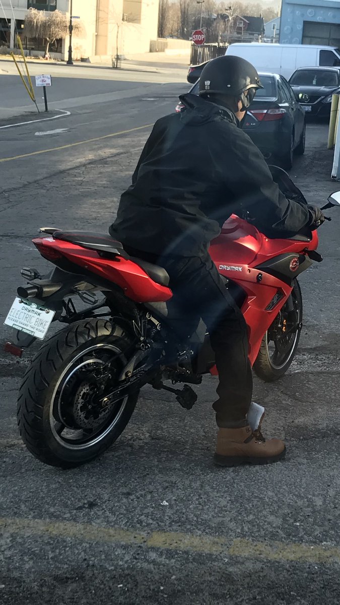 Rebel_Charters's tweet image. ELECTRIC. Canadian Ninja....................