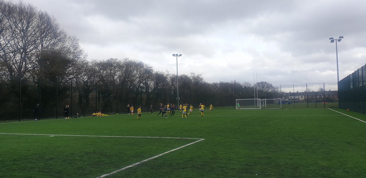 DragonessesFC's tweet photo. 11s vs 12s friendly... fantastic football from both teams. Now for our pool party 🐉⚽️🏃‍♀️ #dragonesess #footballfamily #girlsinyellow https://t.co/5qJ7EsdI7x