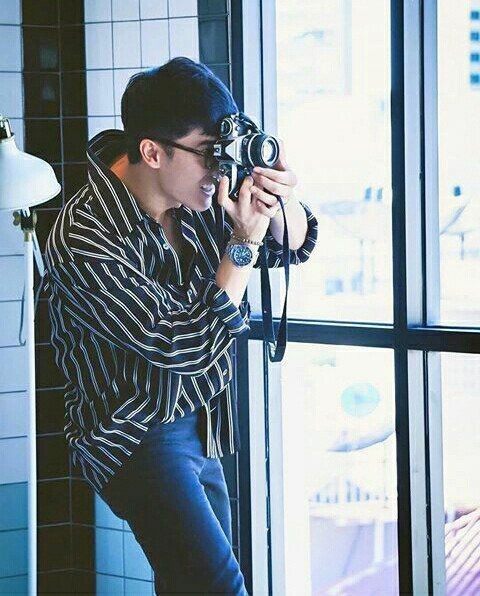 sharyapple's tweet photo. 🍎#BrightTay AU🍎

"Unsure You"

Ketika seorang Pria yang meragu atas hubungan yang sedang ia jalani, bertemu dengan seorang Pria yang mulai jenuh dengan hubungan yang sudah terjalin bertahun lamanya.

#Bright #Tawan_V #taytawan #bbrightvc https://t.co/F8lQuJG0VD