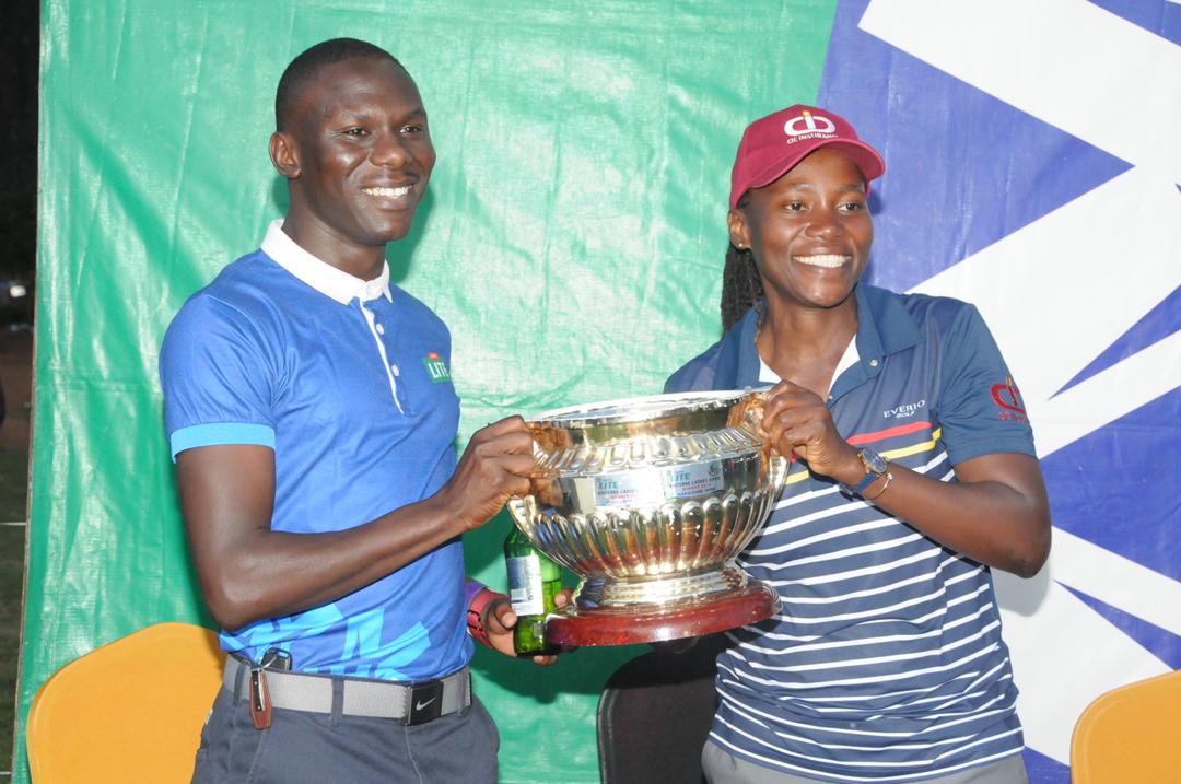 Aisha_Nas_'s tweet photo. Golfer Irene Nakalembe carded rounds of 74 and 73 for an aggregate 5-over 147 gross to secure yet another #EntebbeLadiesOpen20 crown!
Jajja @bkyeyune omwana edaggala lyakozze.π
#UnlockExtraCold https://t.co/GRwRxVC8JD