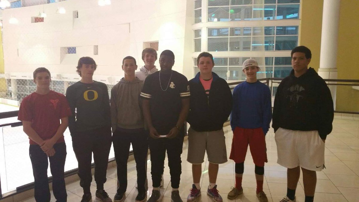Best1Recruiting's tweet photo. Look at these young whipper snappers here 🤣😂🤣😂 https://t.co/pIPGaxuq7e