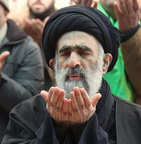 HadiAlModarresi's tweet photo. يا من اسمه دواء
وذكره شفاء
وطاعته غنى
إرحم من رأس ماله الرجاء
وسلاحه البكاء. 
يا سابغ النعم
يا دافع النقم
يا نور المستوحشين في الظلم
يا عالماً لا يعلّم
صل على محمد وآل محمد
وافعل بي ما أنت أهله https://t.co/AIN3DzzlnX