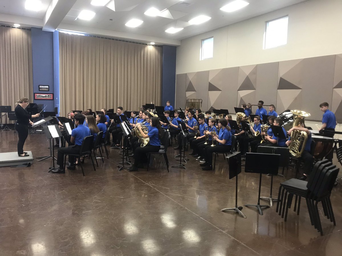 The 8th grade band sounded great at the ISD middle school band festival, earning another top rating!