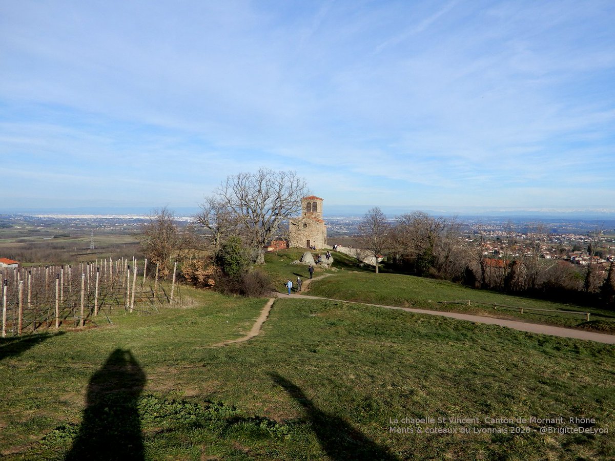 BrigitteDeLyon's tweet photo. Chapelle Saint-Vincent, canton de Mornant, plus ancienne #chapelle romane du @rhone_fr
Promontoire à 480 m d'altitude lieu de culte primitif, avec un panorama magnifique sur Lyon, le Pilat, la vallée du Rhône et les Alpes par beau temps.
#Patrimoine #Eglise #MontsDuLyonnais #Lyon https://t.co/edunIIhIHm