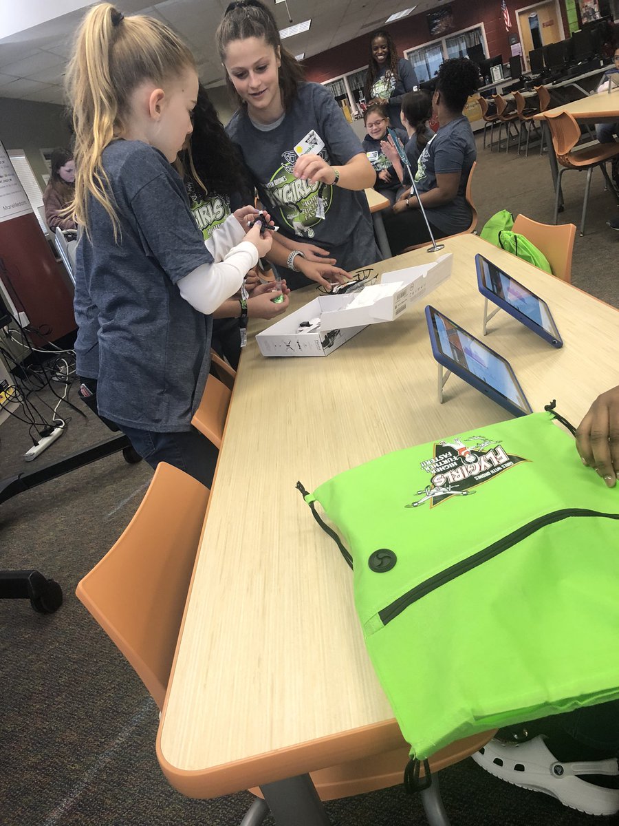 key_stem's tweet photo. Great morning with Flygirls learning how to fly drones w 4 @McClureMavs girls. Thanks #stemcobb! https://t.co/D1aEri5nev