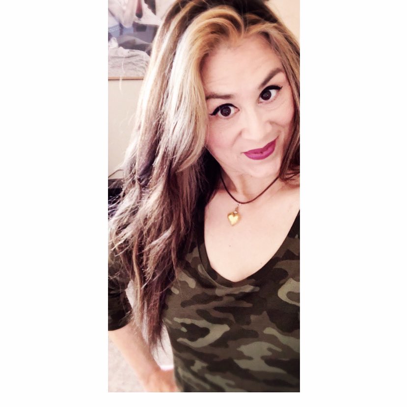 jeanette_ochs's tweet image. Fresh color #bronde #freshcolor #esteelauder #camoday #50andcounting #venetianglass #lipstickisessential