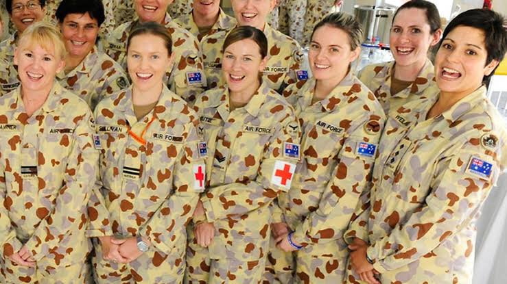Подразделения женщина. Женщины военные НАТО. Форма армии Австралии. Женщины военные Австралии. Австралийская Военная форма.