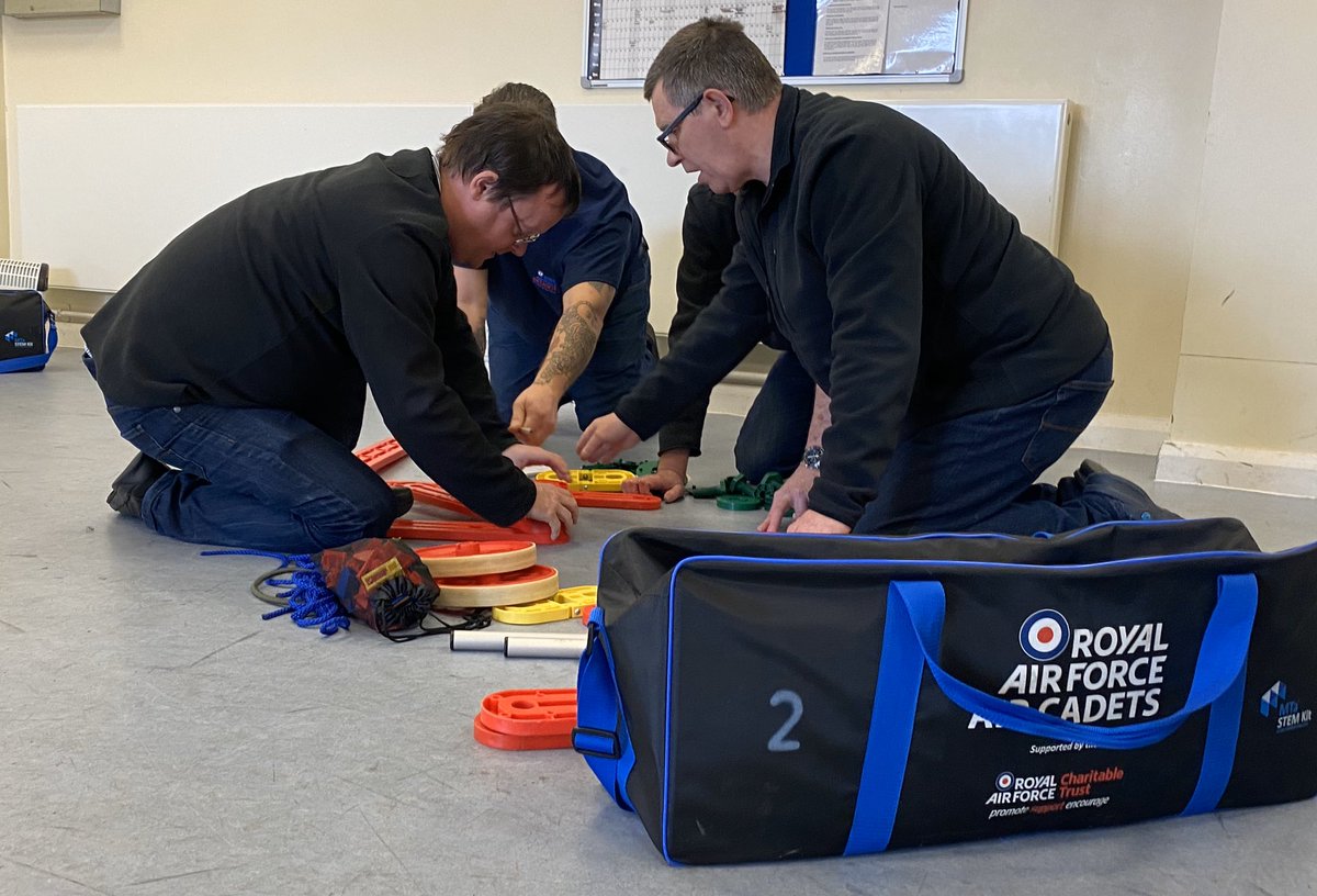 Sqn Ldr Darren Attersley (LaSER STEM officer) tweet media