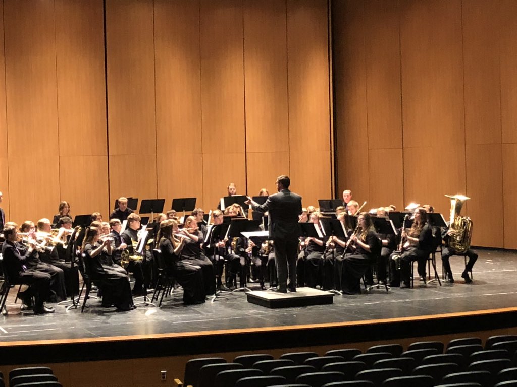 MatthewJDailey's tweet photo. Congratulations to the Eagle Symphonic Band for some very impressive performing this afternoon, especially with their I rating in Sight Reading. Teddy and I were pleased to be taping our toes along with our studentsโ families. #MSBOA #schoolcrafteagles @SCSEagles1 https://t.co/8fmBZX0sau