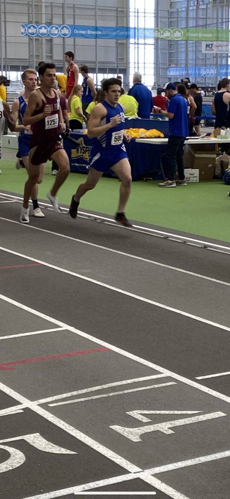 Section6TF's tweet image. Brian Gleason from Frontier in the 1600 running a 4:19.84