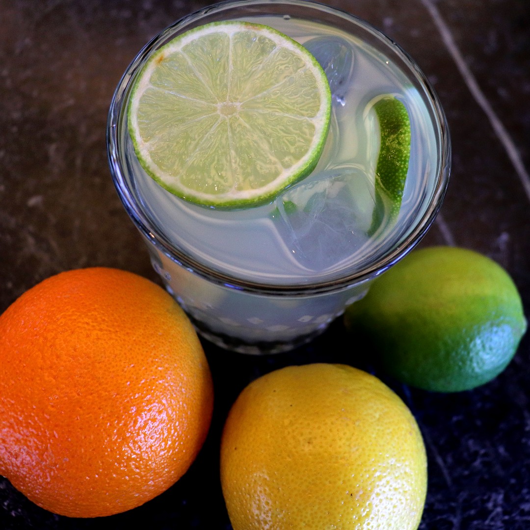 Enjoy the taste of spring with a fresh citrus Margarita on the rooftop tonight. 

#RenHotels #RenaissanceToledo #TheHeightsToledo #Cocktails #RooftopBars