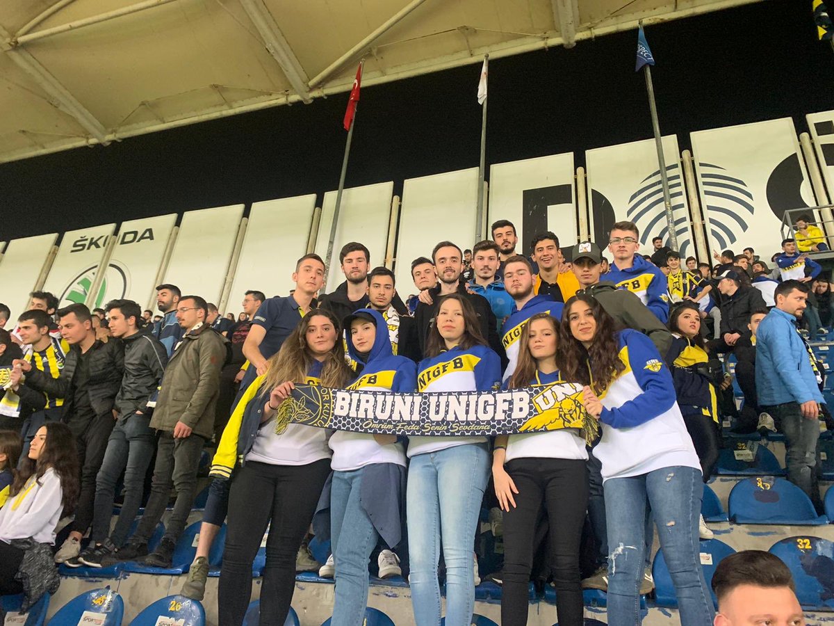 EN BÜYÜK TARAFTAR, FUTBOLCULAR SAHTEKAR!

Fenerbahçemizi Denizli maçında yalnız bırakmadık.