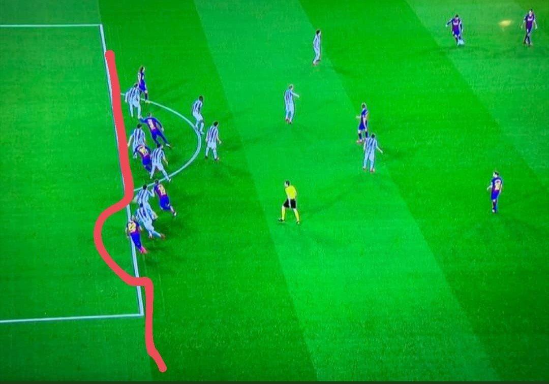 As_TomasRoncero's tweet photo. Así interpreta el VAR los fueras de juego del Barça. Si no dan una explicación pública de esta inadmisible omisión es para pensar mal. No hay derecho. https://t.co/CJZ5OiwjLu