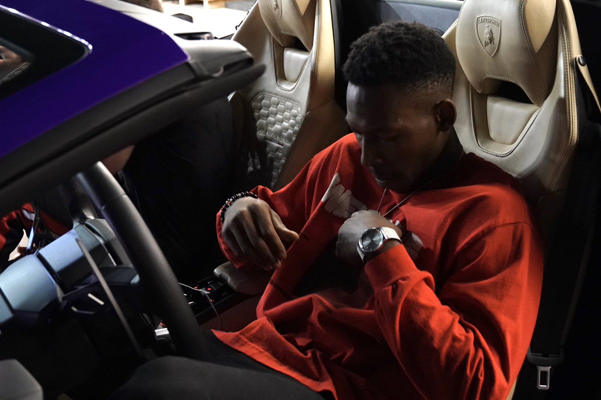 souplhf's tweet photo. LAMBO so slow gotta squat https://t.co/SG2iRZ70Zm