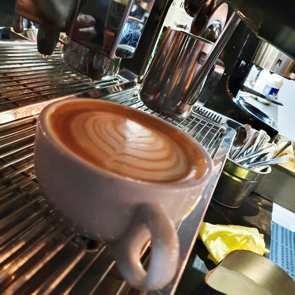 HomeDeli_Bham's tweet photo. We are now using Colombian Organic, fairtrade Coffee Beans, single origin. #coffeelover #drinks #photo https://t.co/5t3hXpdw7w