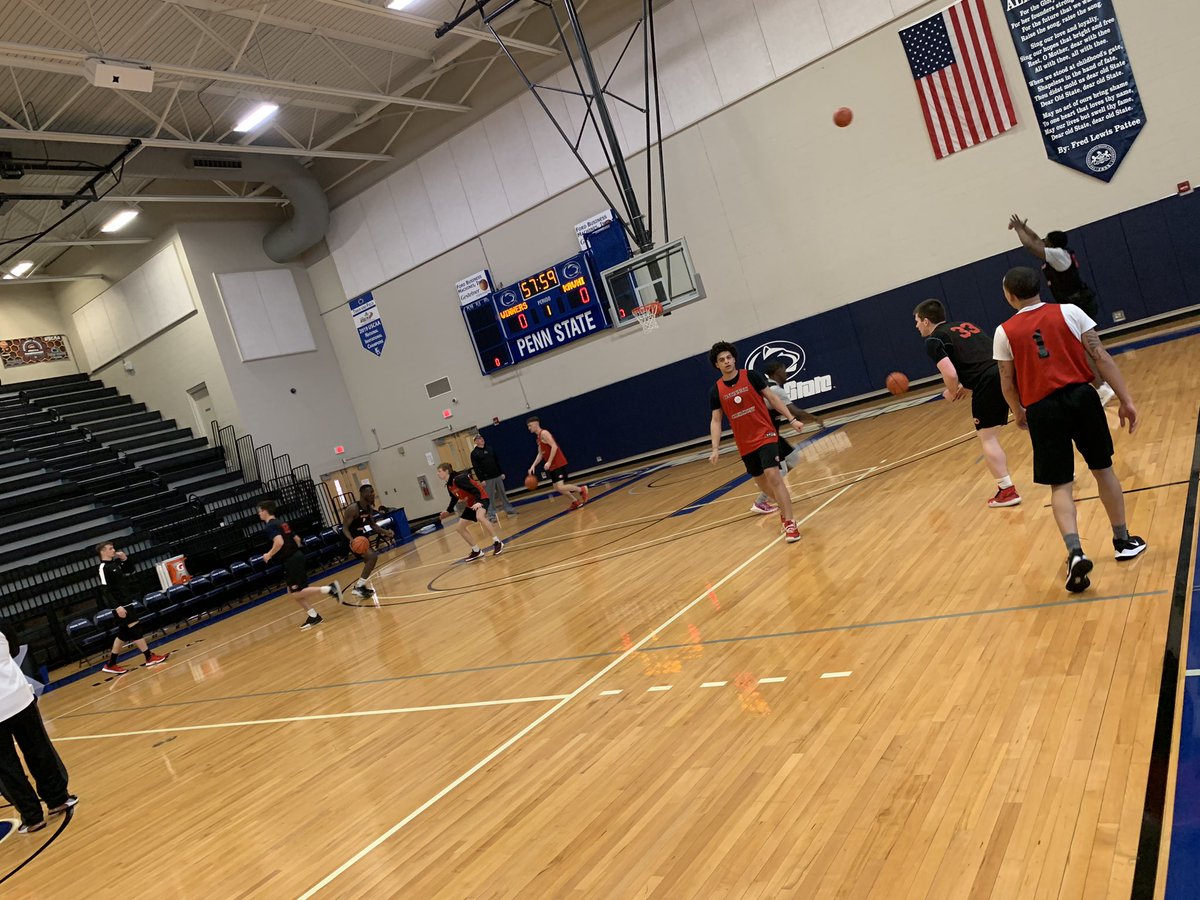 dantheman1844's tweet photo. First practice underway! #RingSZN 😈@Kblack1Kyle @SteveEllisUCC @MontCoach2 https://t.co/8qsy0L2aOK