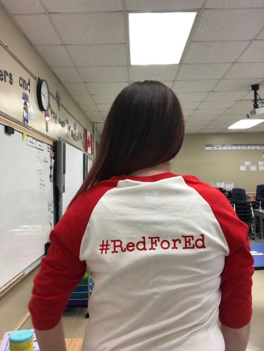 lbelizabeth's tweet photo. @ETFOeducators #etfo
#ETFOstrong #RedForEd #publiceducationmatters #CutsHurtKids https://t.co/ymFJR2u6JJ