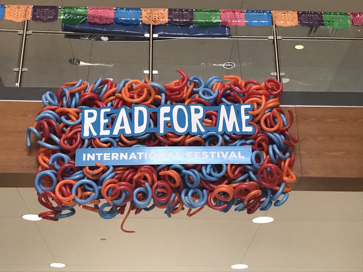 DHLibraryStax's tweet photo. #ReadForMe in DallasISD @HighAdamson is in full effect!!! Come thru!!! 🤗 @DISD_Libraries https://t.co/DRvY3JKJfx