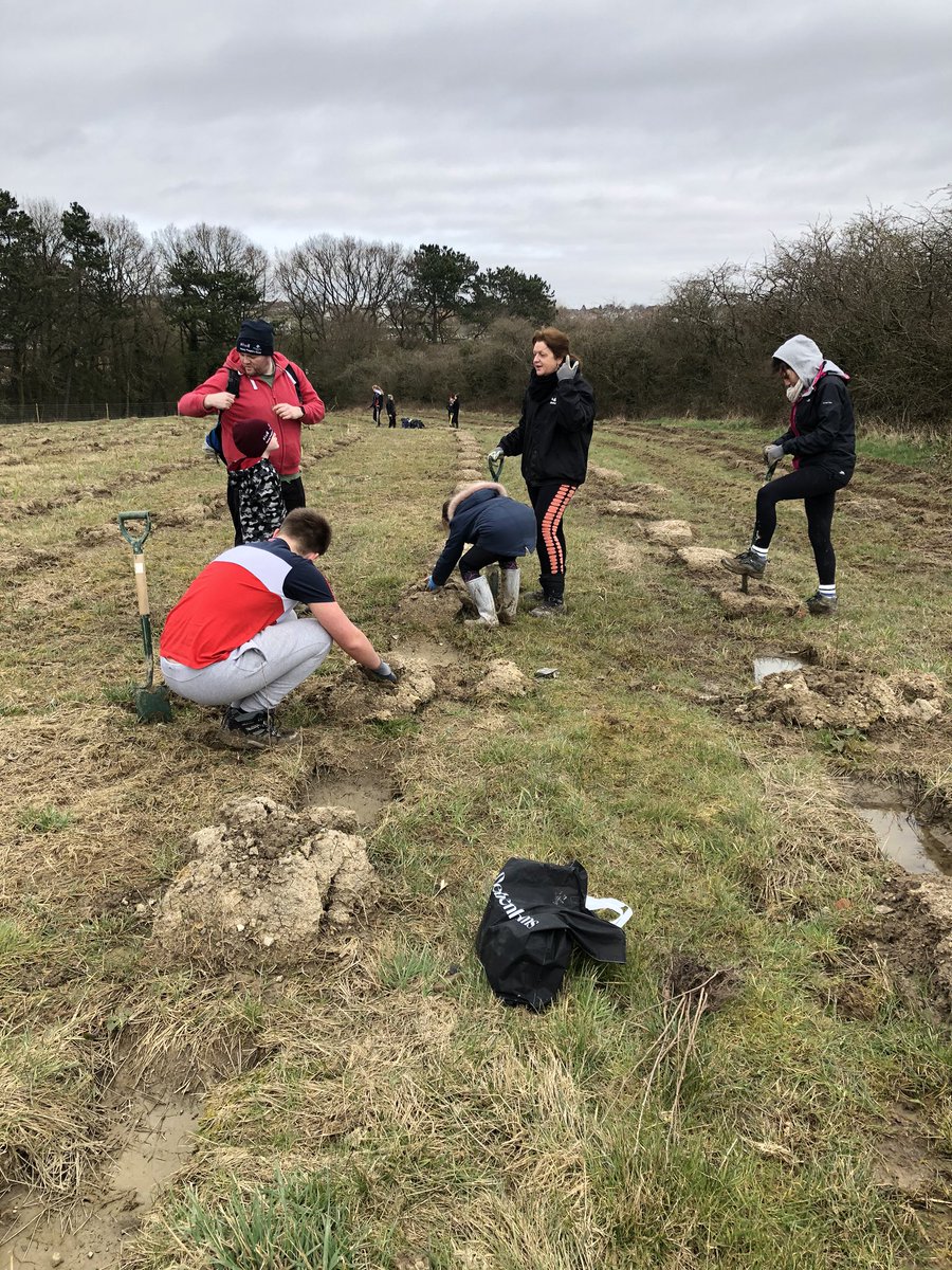Great to help out at the #meade tree planting project , Shipley, 100 trees planted !! #ilkeston ,target 300k trees planting in 3 years , 160 hectares , wildlife area, grassland, #biodiversity ... awesome project #climatechange #sequestering carbon