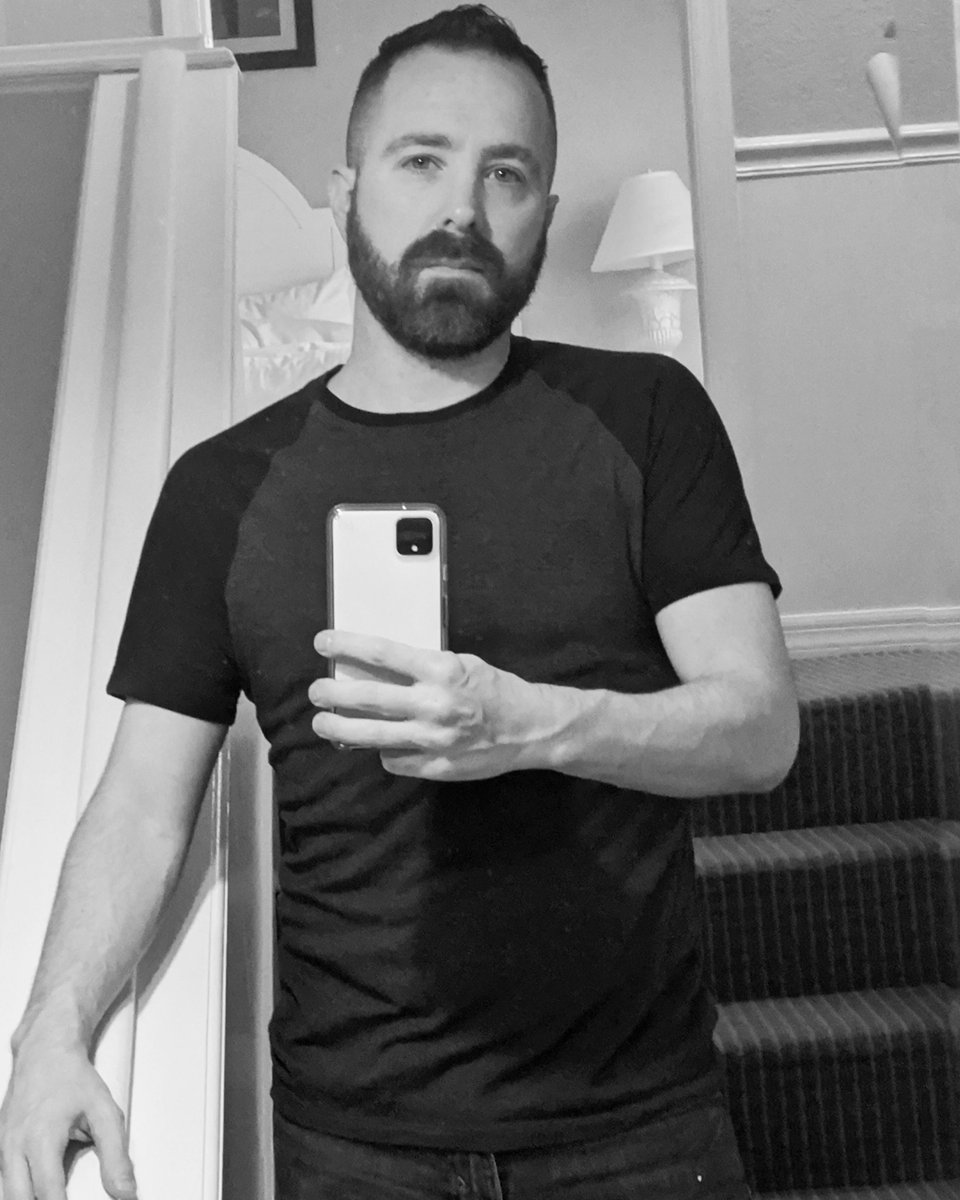 Never post selfies on Twitter. Here we go.