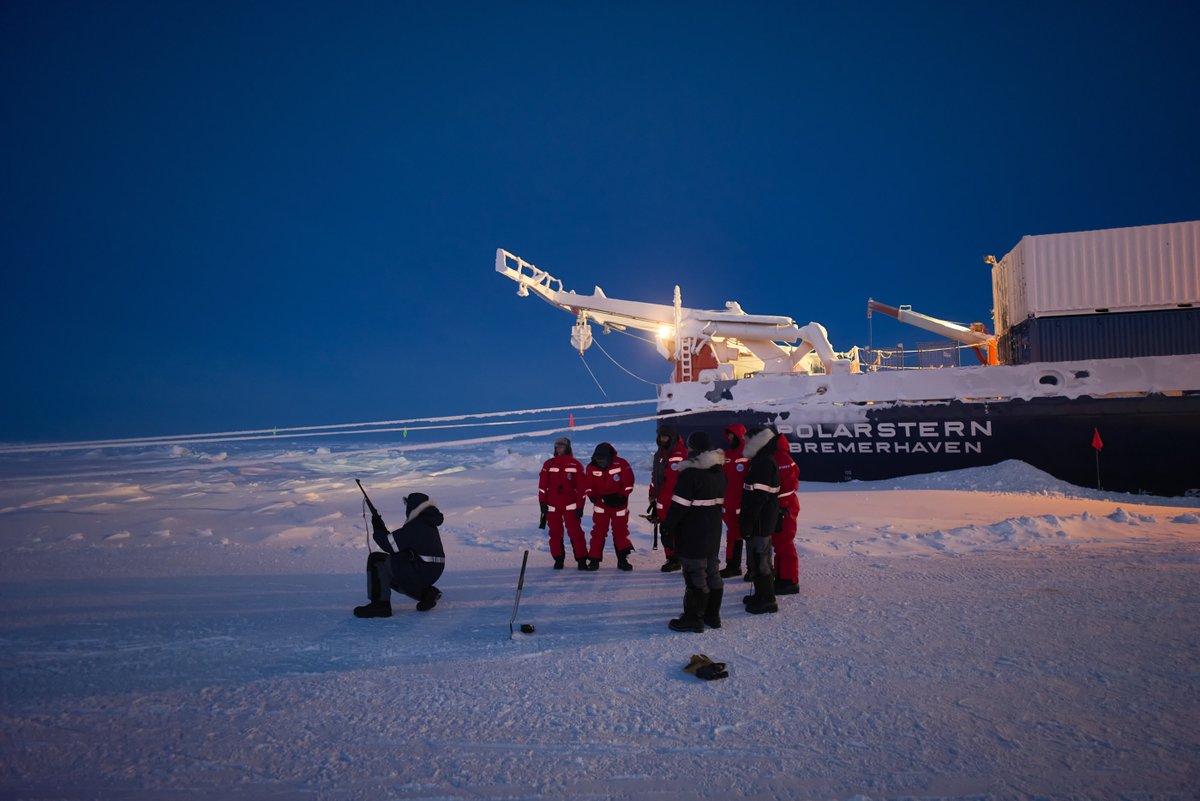 MOSAiCArctic's tweet photo. After the Scientists have moved from the Kapitan #Dranitsyn to #Polarstern, safety of all leg 3 participants had top priority. Monica together with her specialists from the logistic team provided a refresher for all participants of the Polar Bear Protection Course. 📸 M. Gutsche https://t.co/oOGZlcuUqT