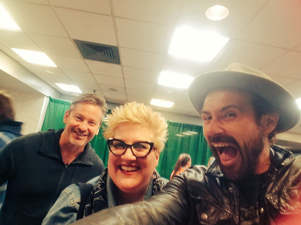 KimMerville's tweet photo. Always Fun Selfies with #LegendsOfTomorrow's own #Constantine @MattRyanReal &amp; his friend Mark Jules Wright at #Pensacon.  
#Hellblazer
#JohnConstantine🇬🇧👔🧥🚬
#ConstantineCityOfDemons
#JLDApokolipsWar
#AssassinsCreedBlackFlag
#Pensacon2020 https://t.co/sIMOqcVVtP