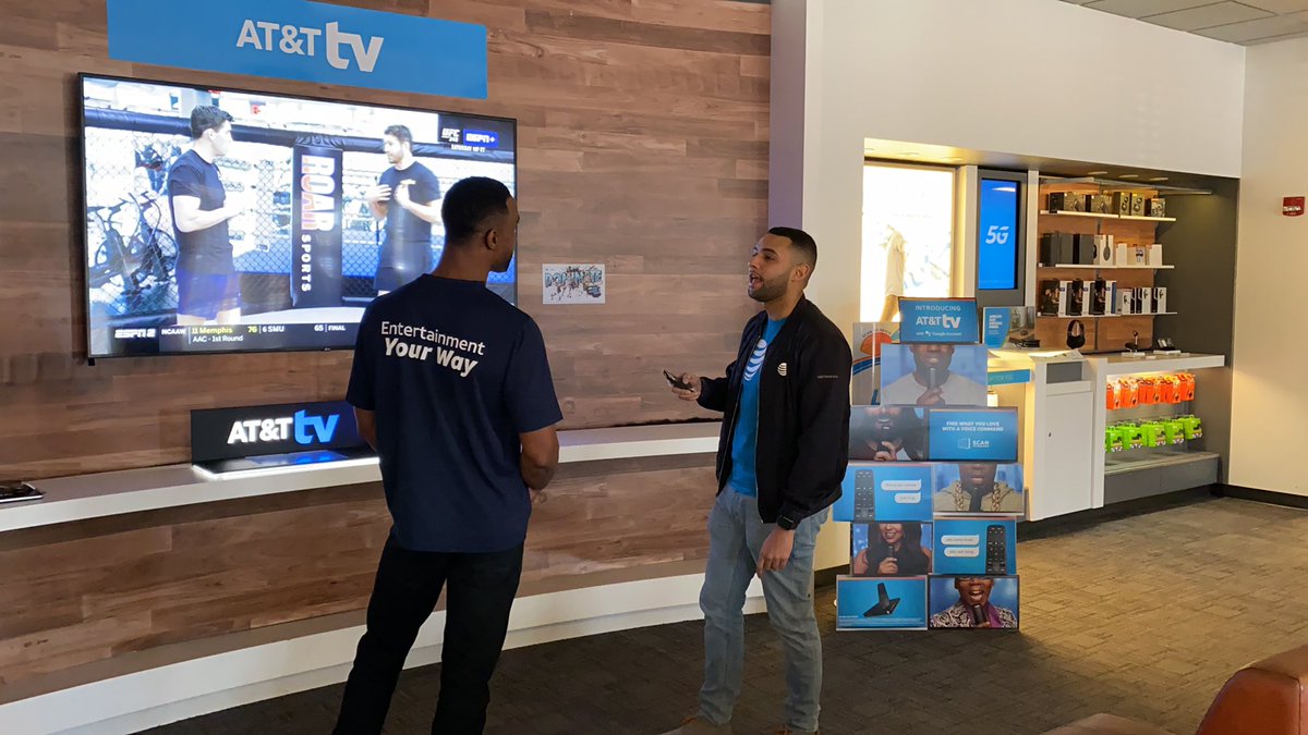 ramirezglm's tweet image. Early morning meeting to get our reps better at demoing our amazing product  AT&amp;amp;T TV ! #practicemakesbetter @AtSchaumburg @NiloYepez_GLM @joe_boxer44 @GreaterLakesMkt