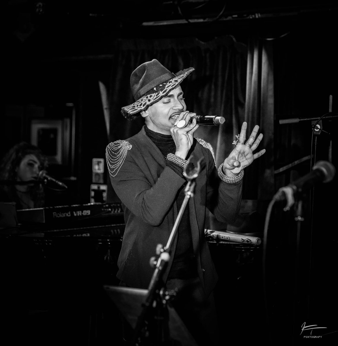 JayKamiraz's tweet photo. THANK YOU ✌🎶 everyone that came to support 'Being Us' #livemusic Show @pizzajazzclub 

Myself, @Emel_Michael , our band, my Gospel Choir the Souls of Prophecy can't thank you enough for a great turnout.

Image Credit @foxtografy 

#mrfabulous #liveband #pizzaexpresslive #music https://t.co/4kmpHUH6Dn