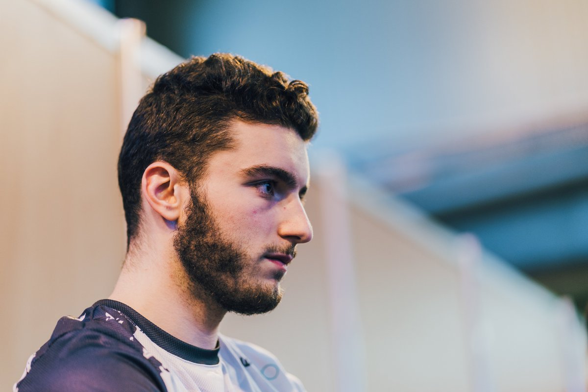 WELCOME @BTL_Lyrith notre nouveau manager 💪 !
Rdv demain à 17H contre <a href="/UnfazedEsport/">Unfazed Esport</a>  #Div2LOL pour démarrer l'aventure avec toi 👊
Merci @BTL_Eternity pour ton implication et bonne continuation 🙏