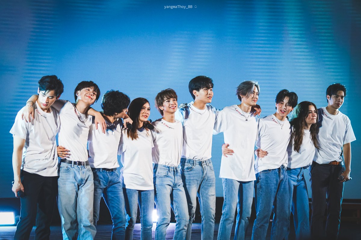 bb0unprem's tweet photo. thank you for being the best part of 2020 for me, you made my sad life filled with so much happiness, love, comfort and strength. you taught me about a different world, a new light. you people taught to be brave and open to my own emotions, i'm so grateful ily!

#WeMissUWMAseries https://t.co/pZ48oMfsUe