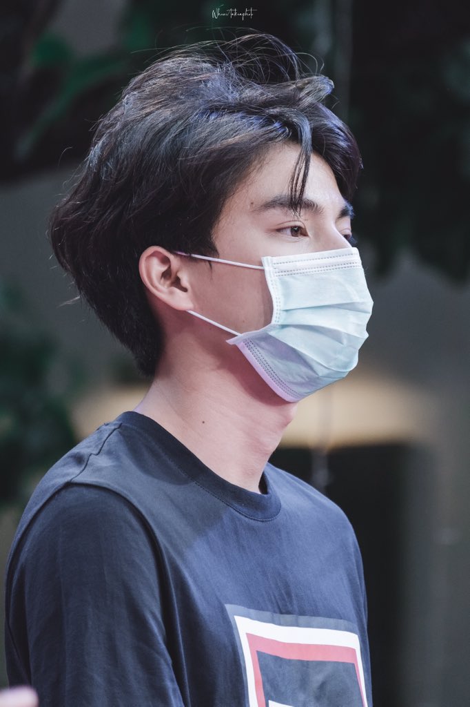 whenitakeaphoto's tweet photo. 😷

#GulfKanawut
#ลูกบอลของคุณบิ๊กกลัฟ https://t.co/O9BtZdOde4