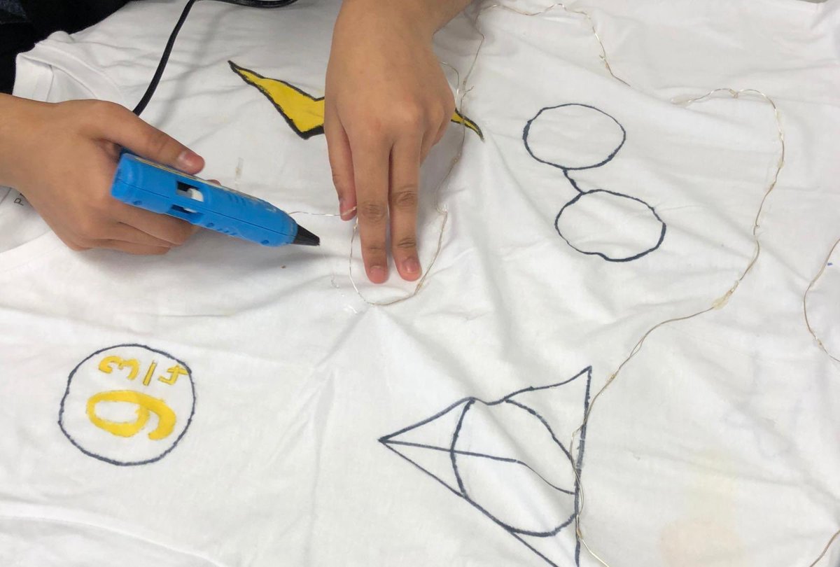 imocharity's tweet photo. #LED lights brightening up our #InspireME session, we continue with our preparations for IMO’s #Spellbinding #scienceScience Sunday next week. Fantastic to see the #excitement and #engagement from all of our #youngpeople. Thanks to @BBCCiN for funding this project. #InspireME https://t.co/NHul0RaVoD