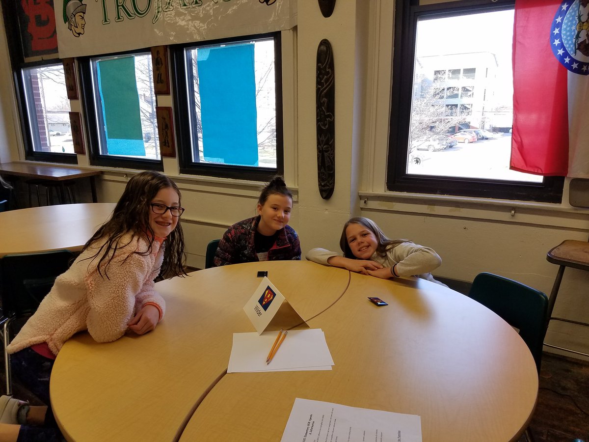 Wilder_Library's tweet image. These young ladies are representing  @WilderSPS at the 1st Annual Battle of the Books! #SPSBoB #spslib