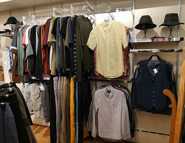 augrenierfrip's tweet photo. Nous avons maintenant une section pour les hommes 😍❤️ Venez voir!
.
.
.
.
.
#altereco #friperie #thriftshop #laurentides #sainteagathedesmonts https://t.co/DRXpZyhdC0 https://t.co/7R4kyuEoov